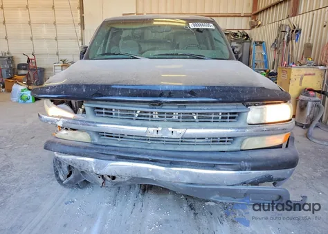 1999 Chevrolet Silverado C2500 из США, поврежденный, VIN 1GCFC29U9XZ179521